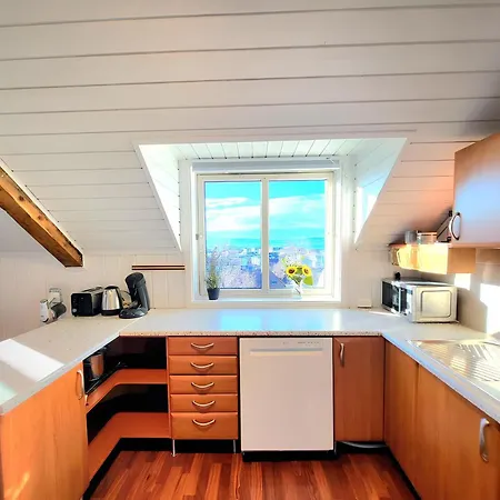 Sunset Penthouse, Fjord View & Parking 트론헤임